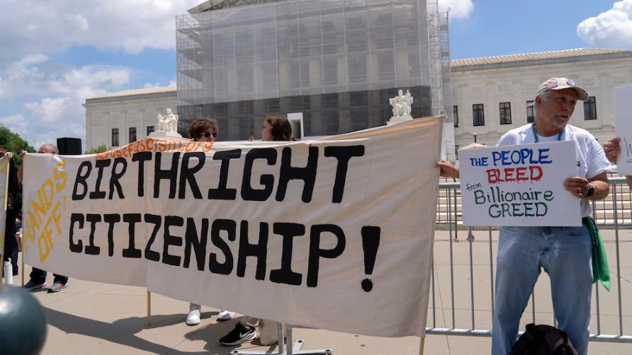 Read more about the article Second judge blocks Trump’s birthright citizenship rule nationwide. By Katy Moore.