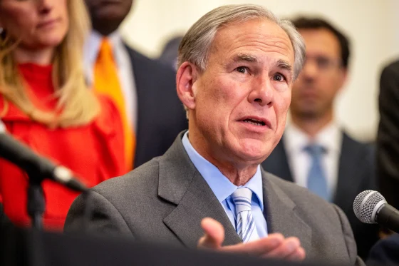 Read more about the article Gov Abbott says: “Texas has power to ‘terminate’ 10 Democratic districts in response to California”. By Katy Moore.