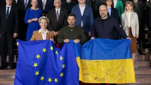 Read more about the article Zelenskyy opposes giving Territory to Russia as European Leaders support Ukraine. Lisa Lomami.
