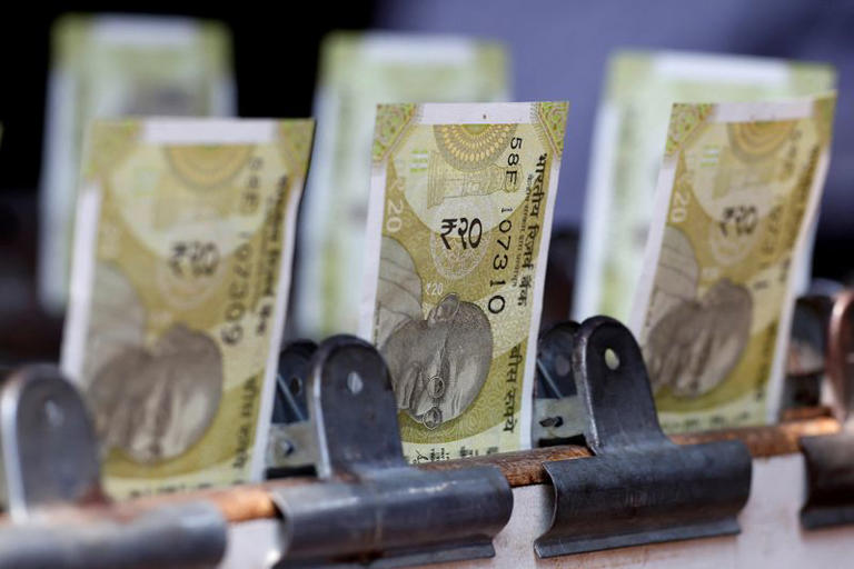 Read more about the article Dollar’s decline revives struggling Rupee. By Noko David