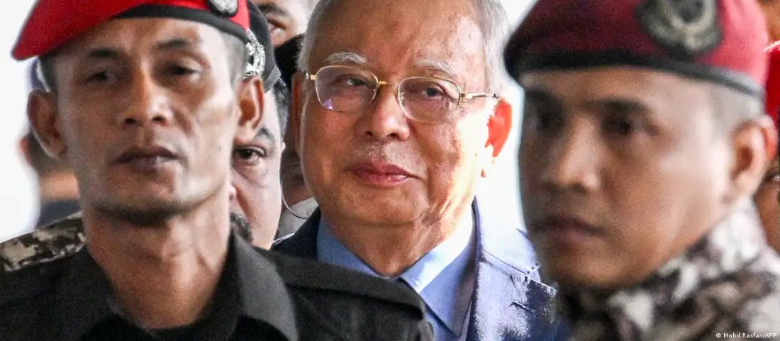 Read more about the article A Malaysia Court Sentences Former Prime Minister Najib to 15 Years. By Carl Montel.